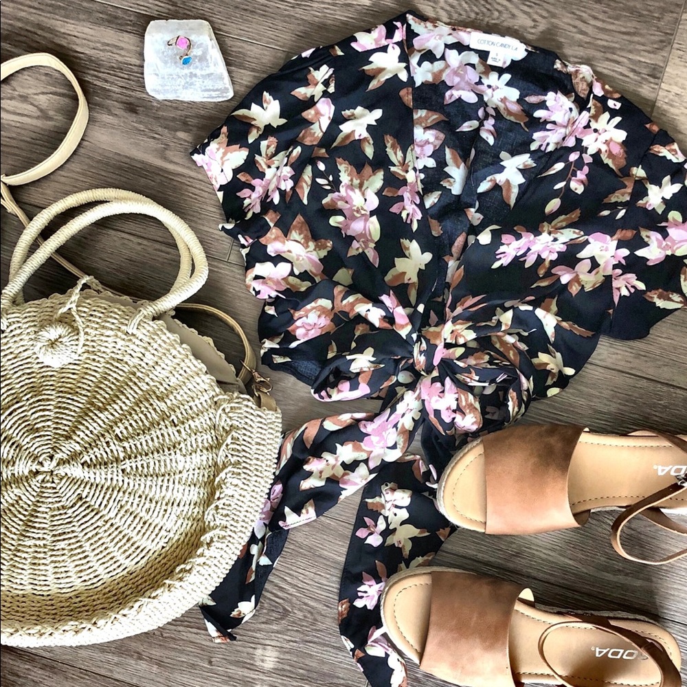 ▪️Floral Wrap Front Tie Top